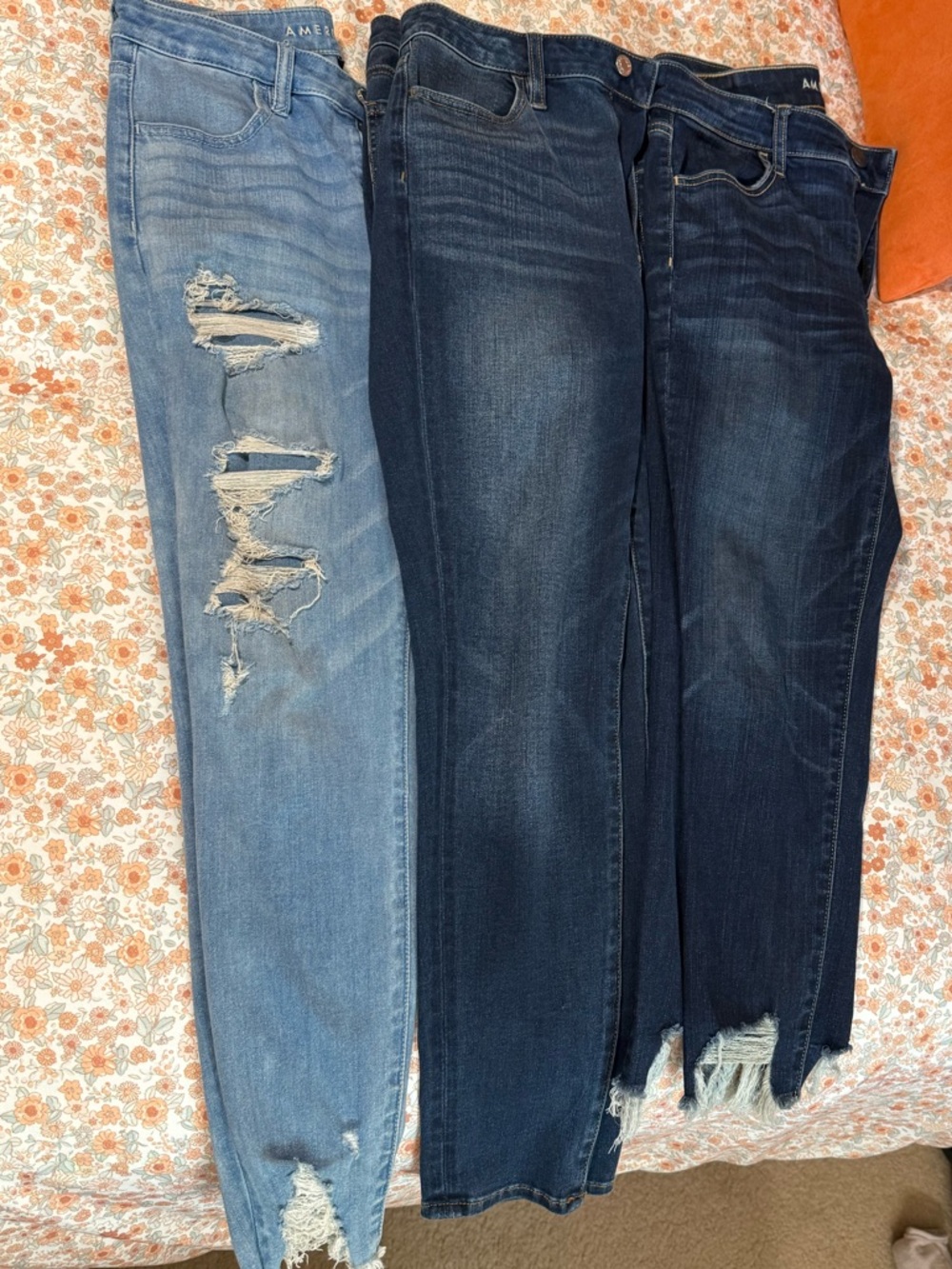 Women’s AE Skinny Jeans - Sz 8 short (Set of 3)